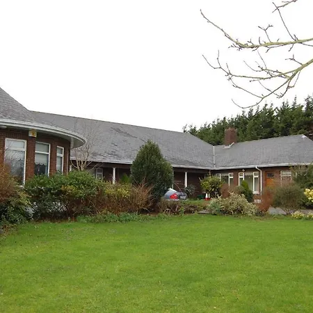 Airport Orchard Bed & Breakfast 5*