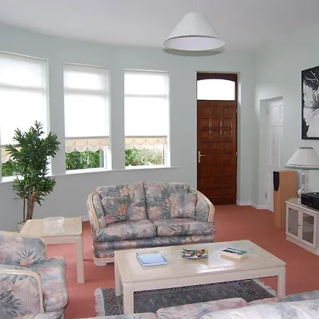 Airport Orchard Bed & Breakfast 5*