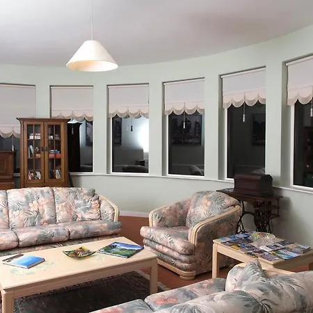 Airport Orchard Bed & Breakfast 5*